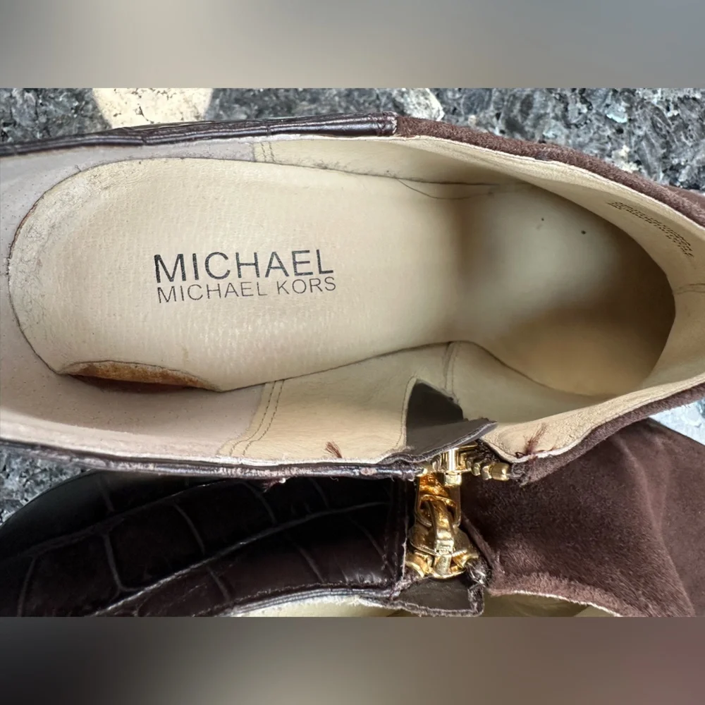 Michael Kors Sammy Brown Suede Ankle Booties Size 9 Croc-Embossed Heeled Boots